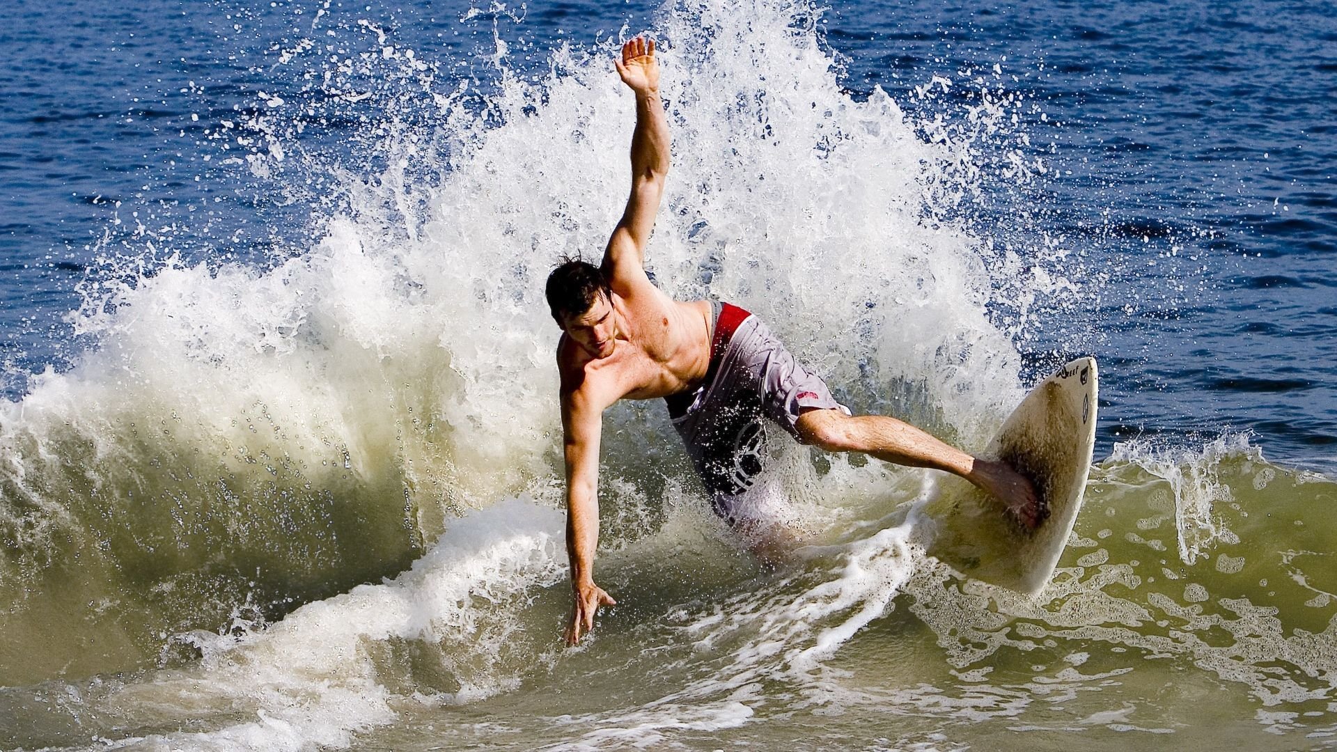 开云体育中国官网-当密尔沃基遇上紫禁城，伦纳德隐形主宰之夜