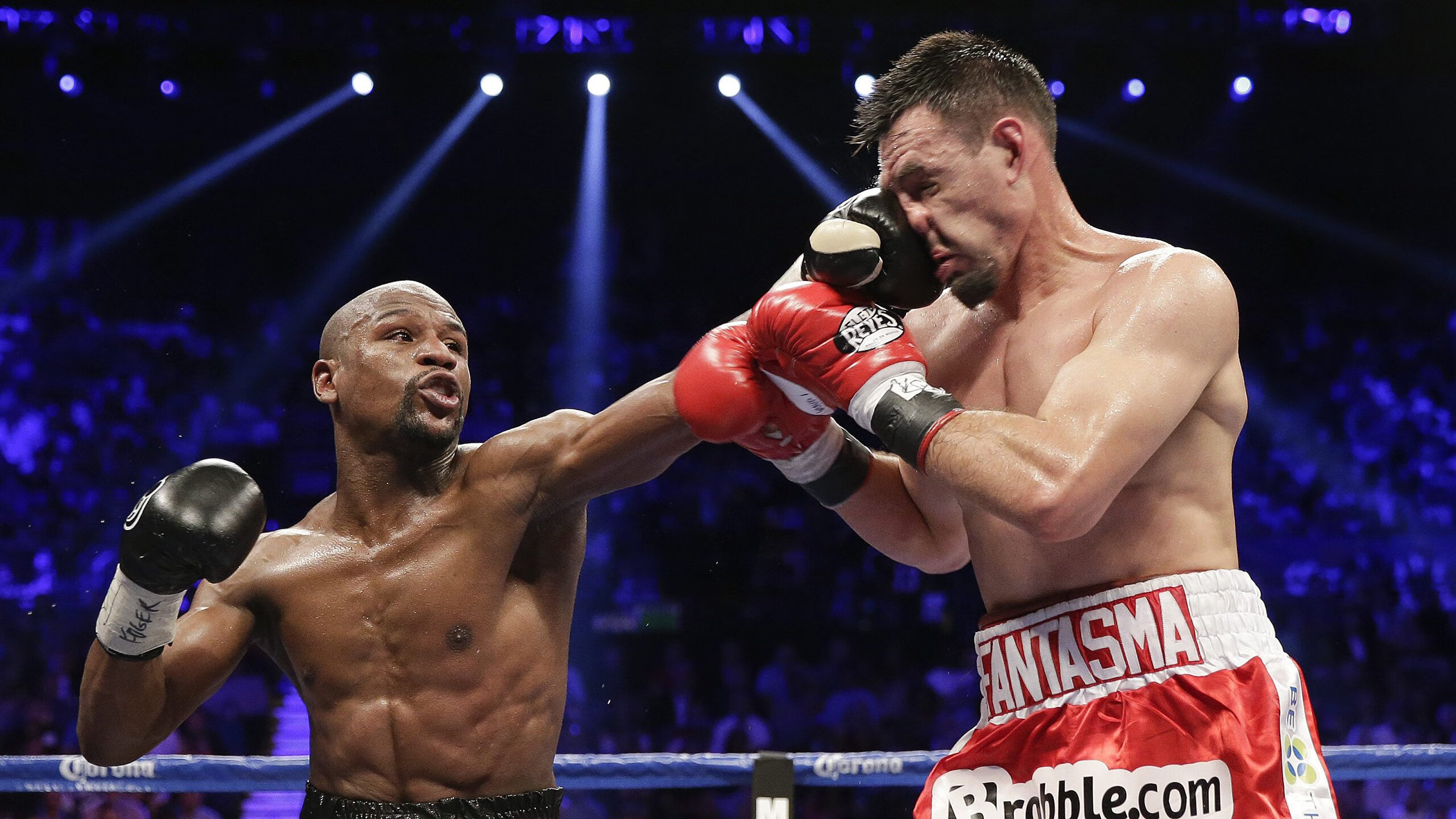 鹈鹕正面击溃广厦队,伦纳德赛后评分拉满,攻防一体的统治级表演