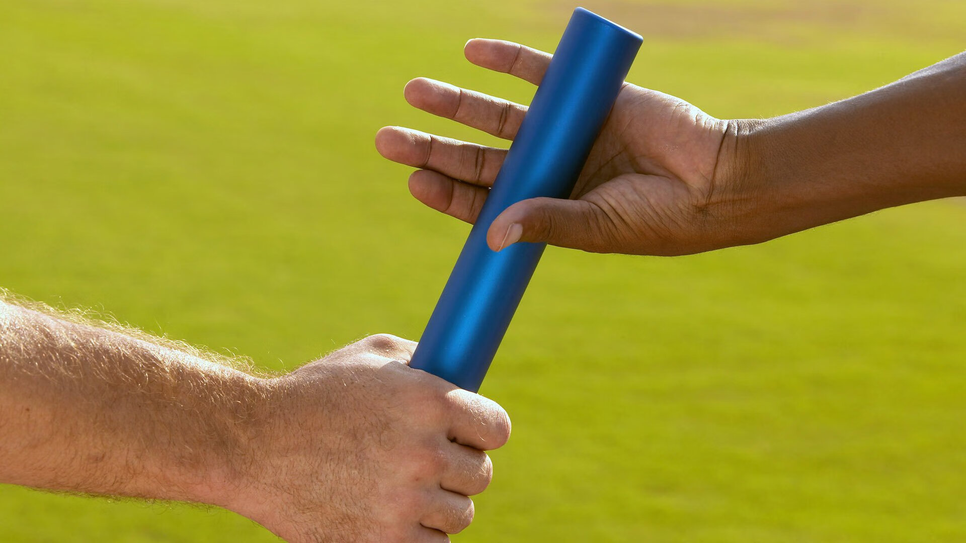 马刺击溃老鹰,霍勒迪末节制胜表现改写战局